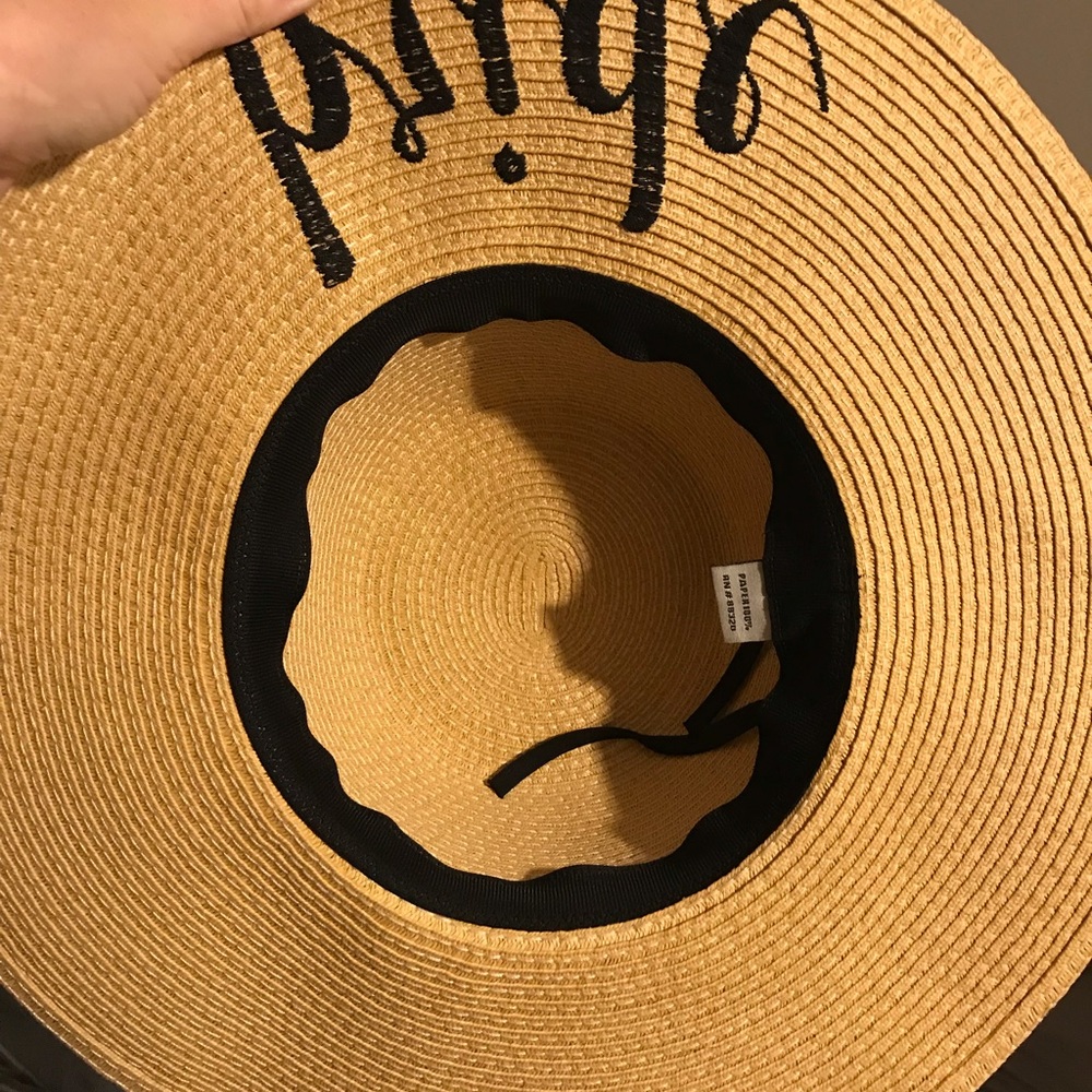 Bride sun hat 🌞 - Picture 3 of 4